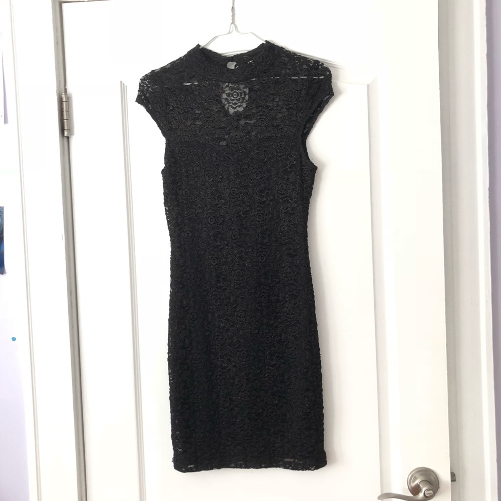❤️ Formal black lace midi dress flecks of gold